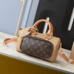Louis Vuitton Keepall Bandoulière 25 Bag Beige 25cm M12627 - Image 2