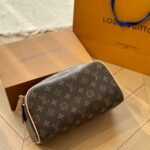 Perfect Match: Louis Vuitton Monogram Keepall Bandoulière 55Cm X Louis Vuitton Dopp Kit Toilet Pouch Monogram 27Cm - Image 5
