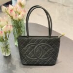 Chanel Medallion Tote Bag Black 30cm - Image 2