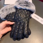 Chanel Classic Gloves Black - Image 4