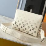 Louis Vuitton Coussin PM Bag Cream 26cm M11986 - Image 4