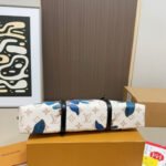 Louis Vuitton Squire East West Monogram Canvas Dune 29cm M29185 - Image 5
