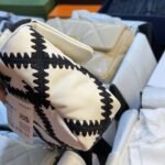 Chanel 19 Large Stitch Crossbody Bag White 24cm - Image 4