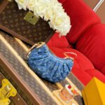 Super Vip 1:1 – Louis Vuitton Pochette Valley Blue Denim 21Cm M13571 - Image 3