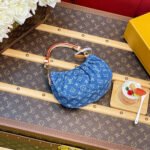 Super Vip 1:1 – Louis Vuitton Pochette Valley Blue Denim 21Cm M13571 - Image 7