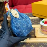 Super Vip 1:1 – Louis Vuitton Pochette Valley Blue Denim 21Cm M13571 - Image 4