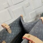 Super Vip 1:1 – Louis Vuitton OnTheGo MM Bag Washed Gray 35Cm M13189 - Image 4
