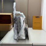 Louis Vuitton Neverfull MM Monogram Miroir Silver 31Cm - Image 5