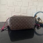 Super Vip 1:1 – Louis Vuitton Neverfull Bandoulière Inside Out MM Bag Pink 31Cm M12707 - Image 6