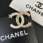 Chanel CC Brooch Gold With Two Small Stars - Image 2