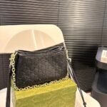 Gucci GG Emblem Small Shoulder Bag Black Leather 23cm 815263 AAEEM 1000 - Image 2