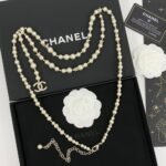Chanel Pearl Necklace With Star And CC Logo - Image 2