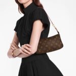 Louis Vuitton Pochette Accessoires 23.5cm M82766 - Image 8