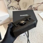 Chanel Clutch With Leather Strap Grained Shiny And Gold Tone Black 17cm - Image 5