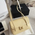 Chanel Small Flap Bag Grained Shiny And Gold Tone Light Yellow 22cm - Image 2