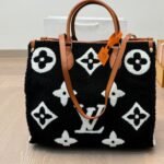 Louis Vuitton Monogram Giant Teddy Onthego Black 38cm - Image 2