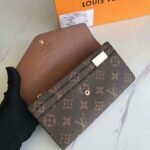 Perfect Match: Louis Vuitton Artsy MM Monogram 41cm X Louis Vuitton Sarah Wallet Monogram 19cm - Image 7