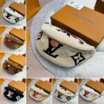Louis Vuitton Bumbag Monogram Teddy Fleece Black 30cm - Image 4