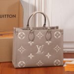 Louis Vuitton OnTheGo MM 35cm Beige M45494 - Image 5