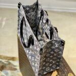 Louis Vuitton OnTheGo MM 35cm M46448 - Image 2