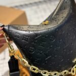 Louis Vuitton Coussin Hobo MM Black 38Cm M12068 - Image 5
