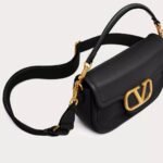 Valentino Garavani Alltime Grainy Leather Black 23cm - Image 4