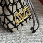 Valentino Mini Vlogo Signature Bucket Bag In Toile Iconographe Brown 22cm - Image 5