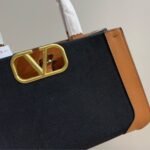Valentino Garavani Small Vlogo Signature Tote Bag Black 22cm - Image 5