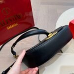 Valentino Garavani Ohval Shoulder Bag Black 28Cm - Image 8