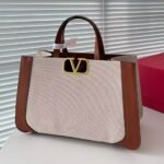 Valentino Garavani Vlogo Signature Tote Bag 35cm - Image 2