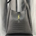 Saint Laurent Le 5 À 7 Supple Large Black Python 27cm - Image 3