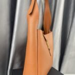 Saint Laurent Le 5 À 7 Supple Large Orange 27cm - Image 3