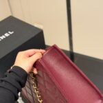 Chanel Small Shopping Bag Gold Tone Burgundy 31Cm AS4940 B17067 NY570 - Image 4