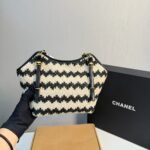 Chanel Small Shopping Bag Braided Straw And Gold Tone Metal Beige And Black 20Cm - Image 6