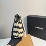Chanel Small Shopping Bag Braided Straw And Gold Tone Metal Beige And Black 20Cm - Image 3