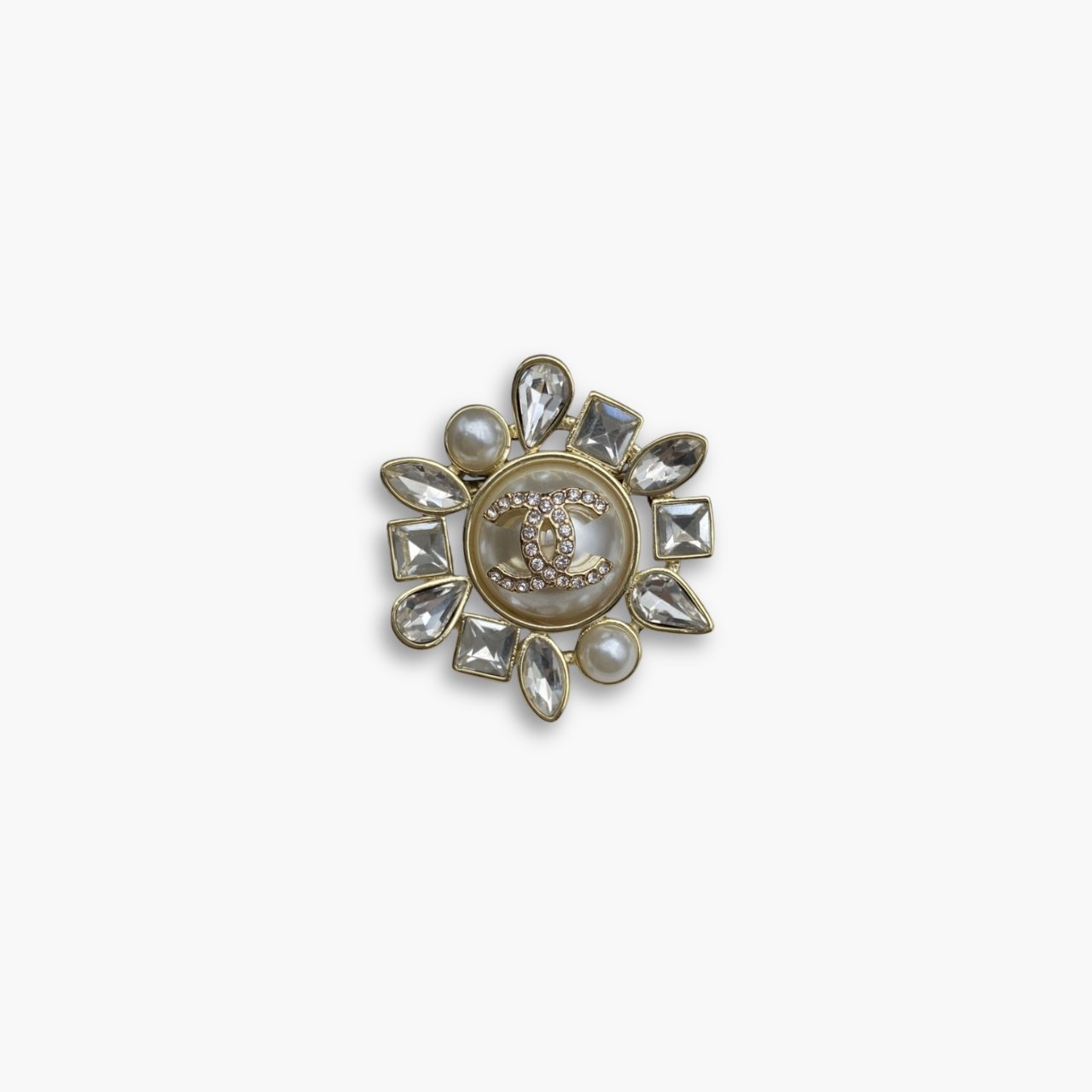 myelegous-1280-x-1280-px-29-1-1 Chanel CC Crystal Pearl Brooch - Image 1